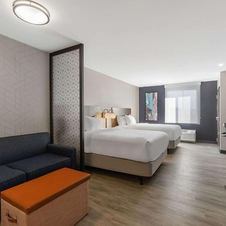 Everhome Suites Corona Extérieur photo