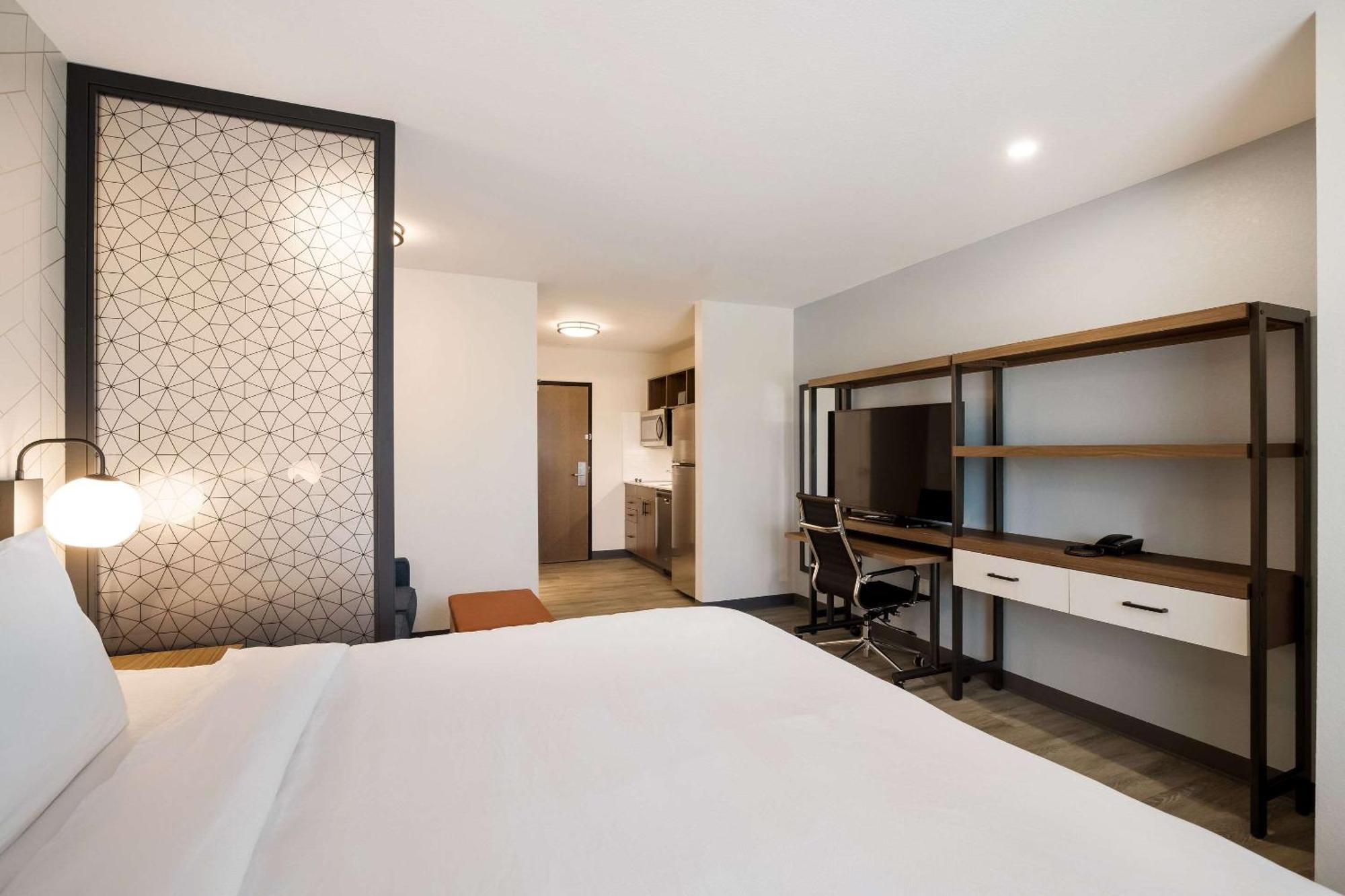 Everhome Suites Corona Extérieur photo