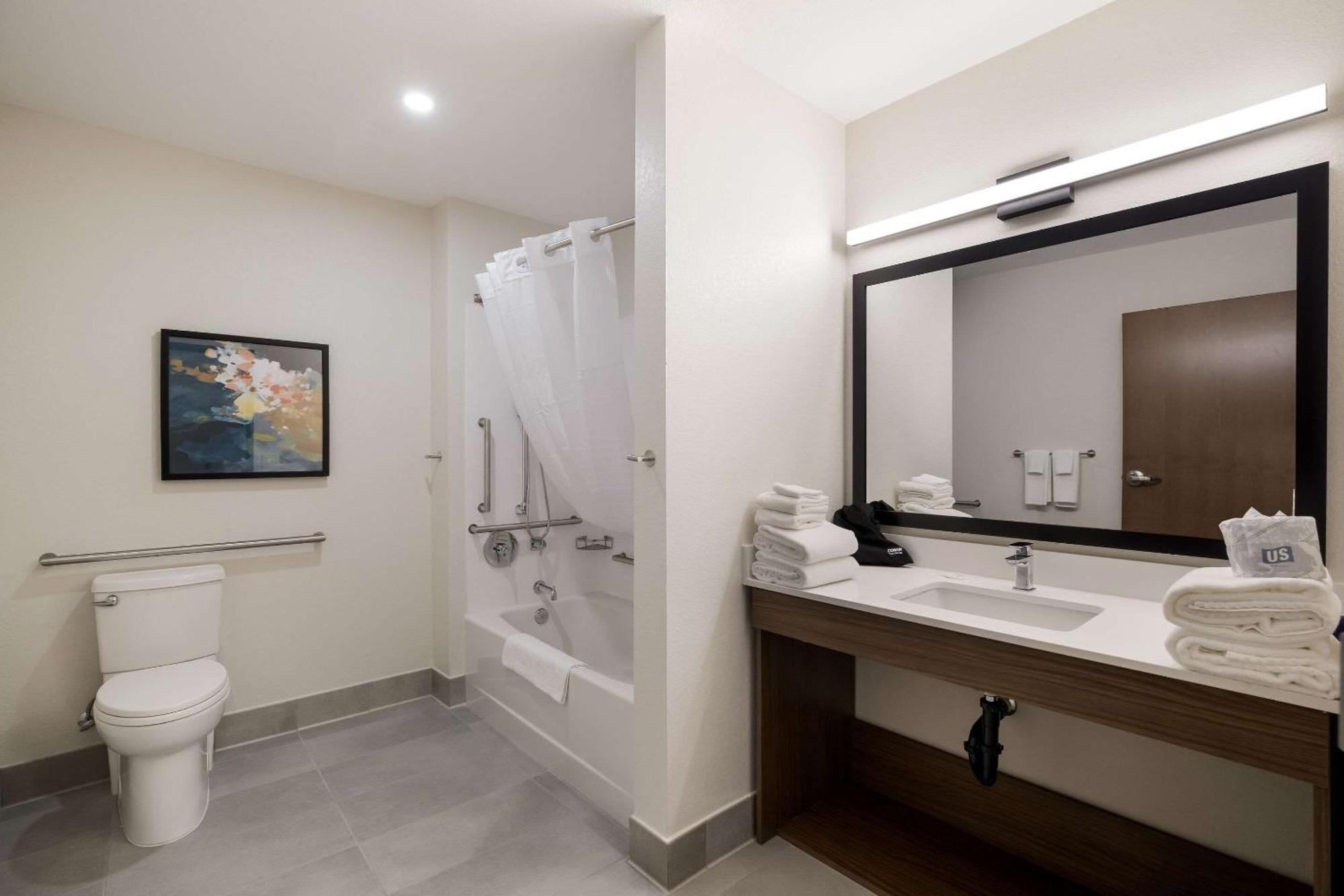 Everhome Suites Corona Extérieur photo