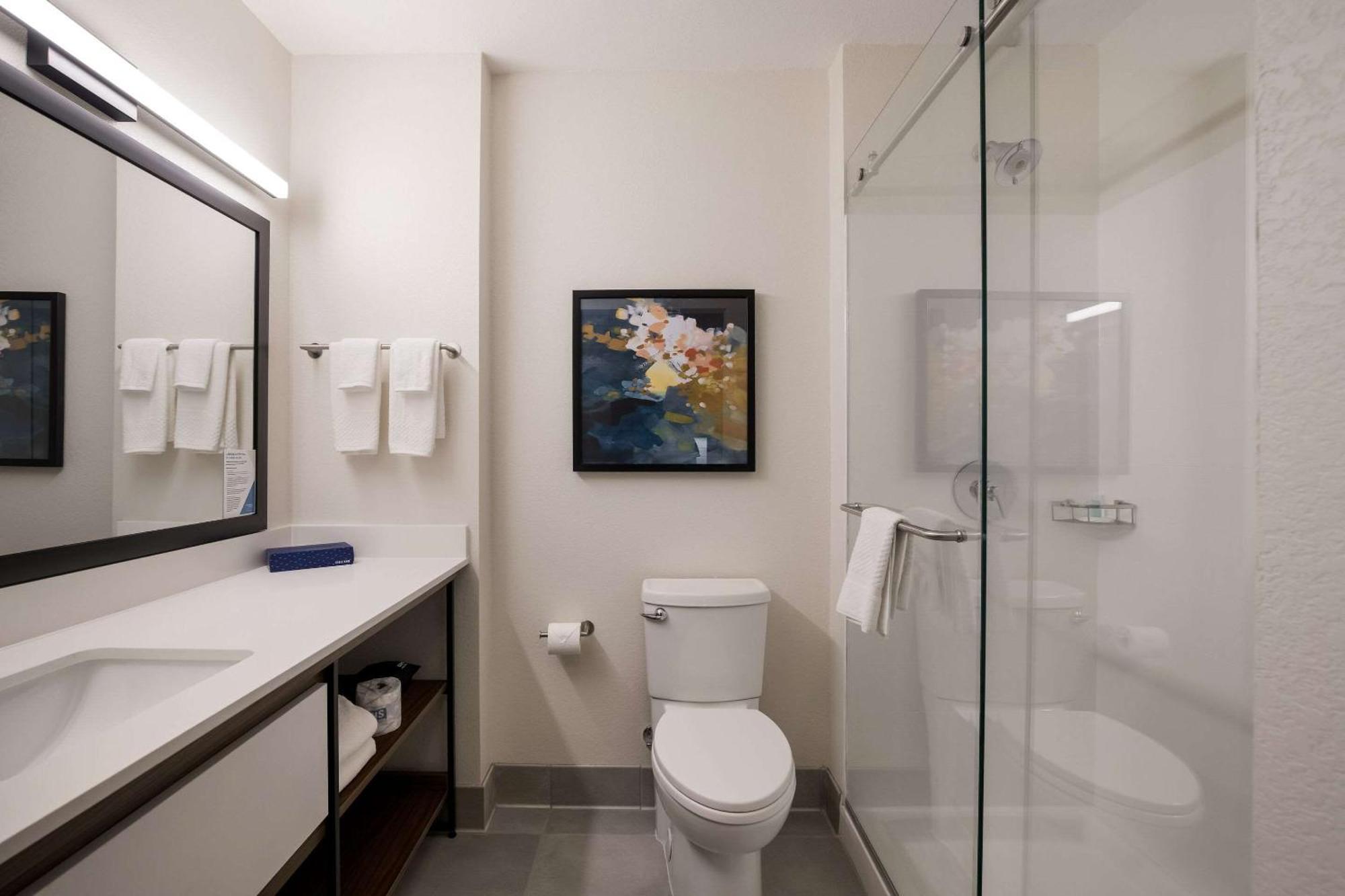 Everhome Suites Corona Extérieur photo