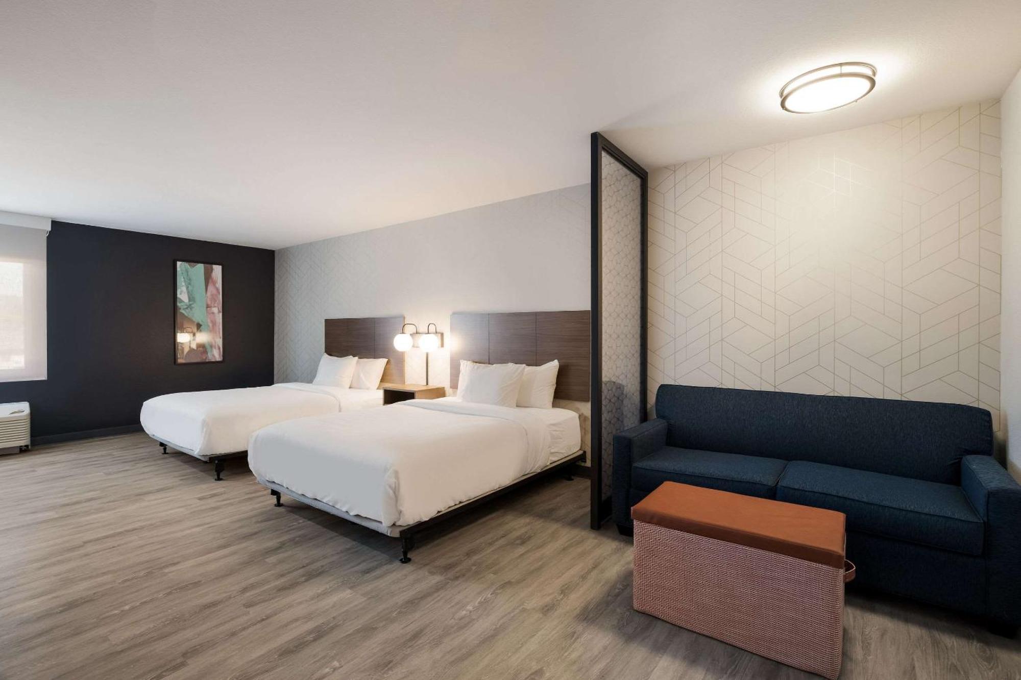 Everhome Suites Corona Extérieur photo