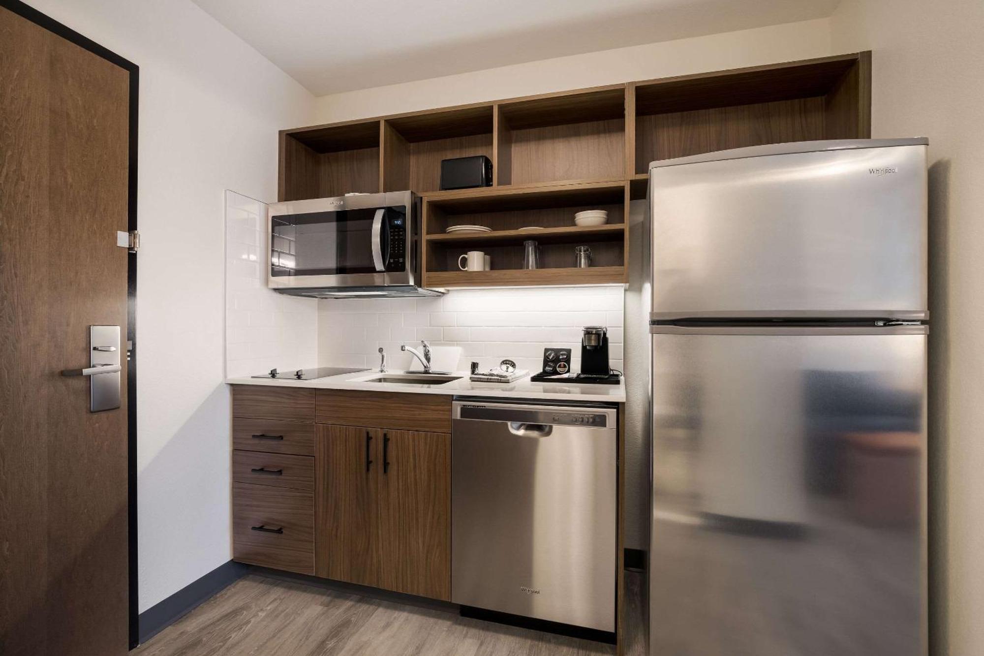 Everhome Suites Corona Extérieur photo