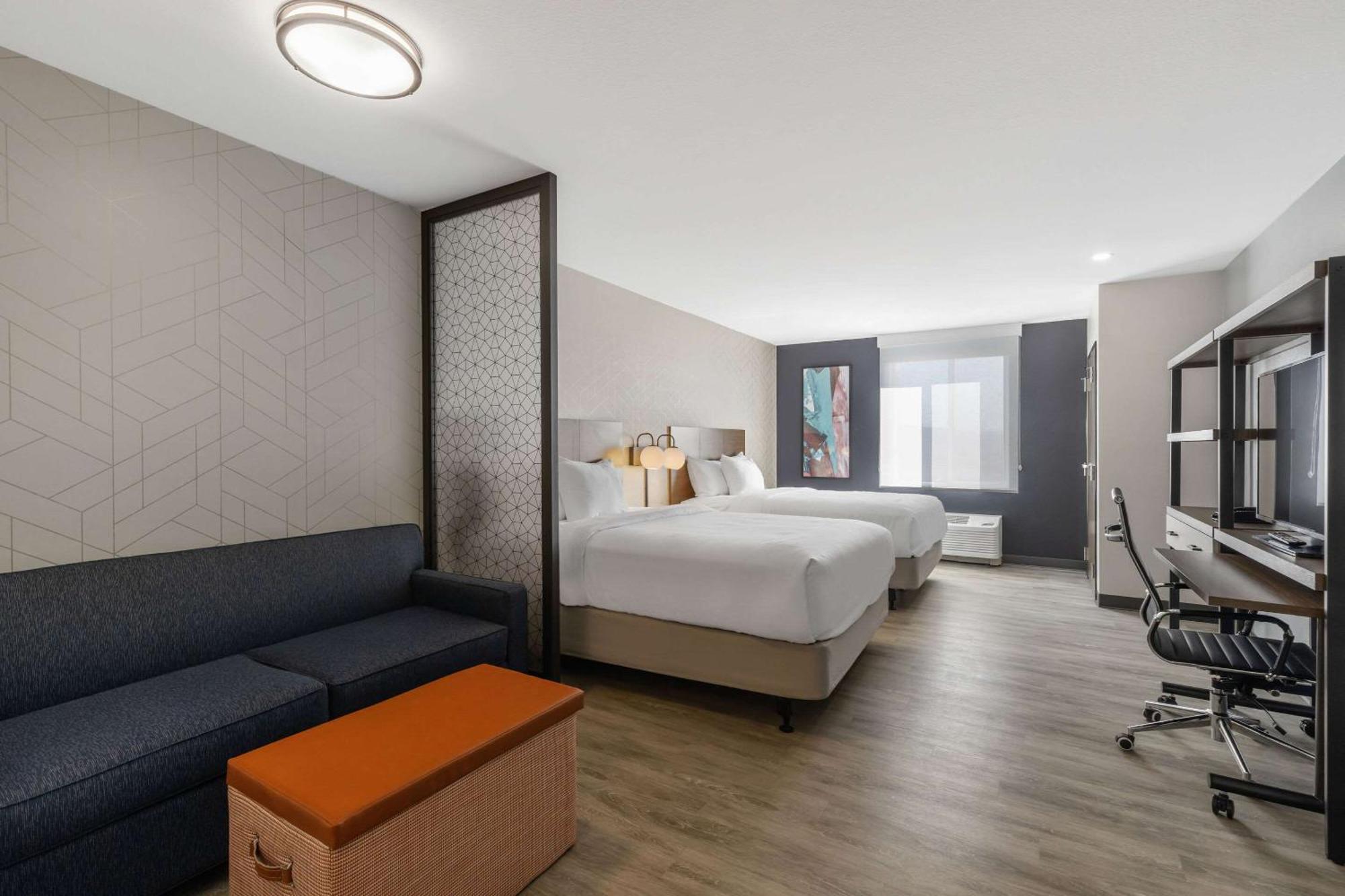 Everhome Suites Corona Extérieur photo