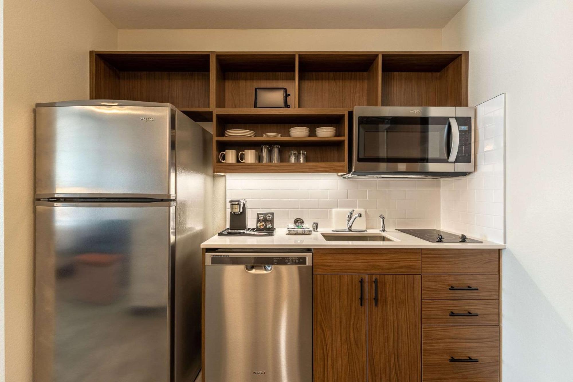 Everhome Suites Corona Extérieur photo